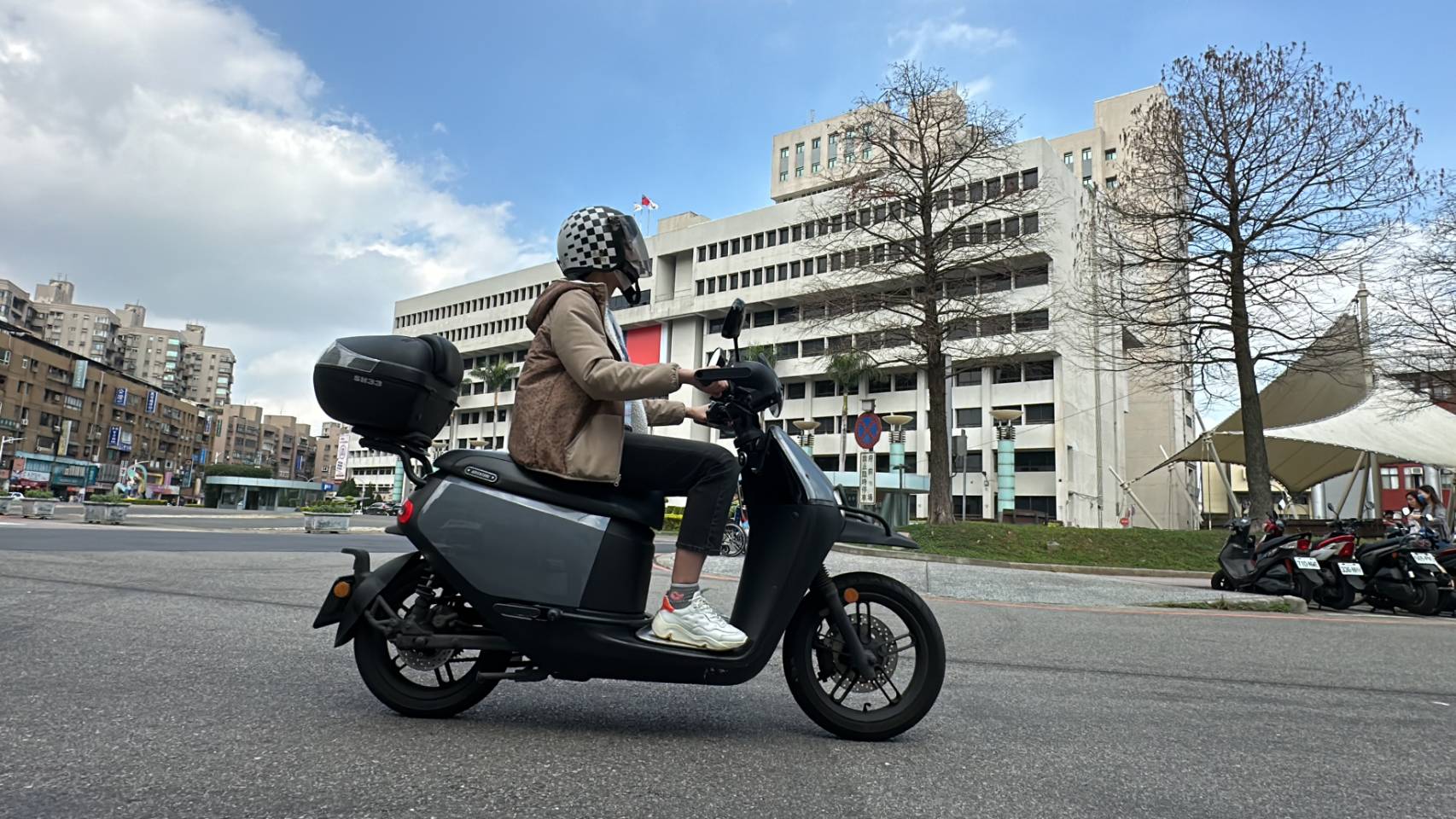 桃園電動機車補助納入外送員、守望相助隊 金額六都最高
