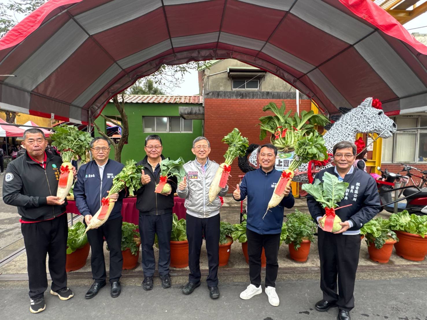 表揚觀音傑出農民 王明鉅:市府挹注5千萬助農會升級