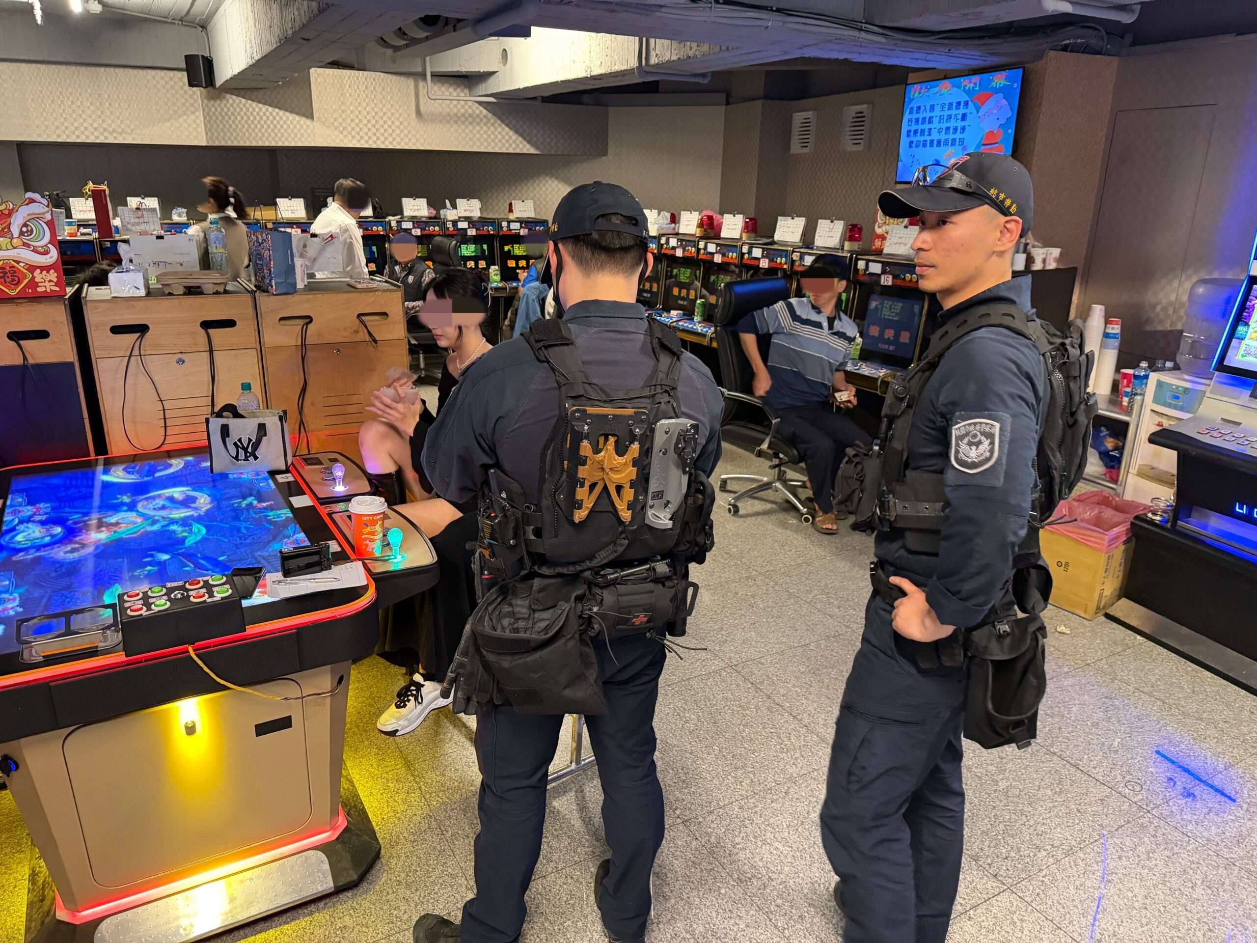 壢警出動百名警力雷霆除暴 封鎖式掃蕩守護春節治安