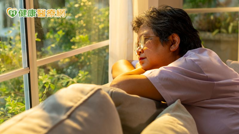 長輩說「不想活了」?專家:親友應提高警覺、盡快就醫