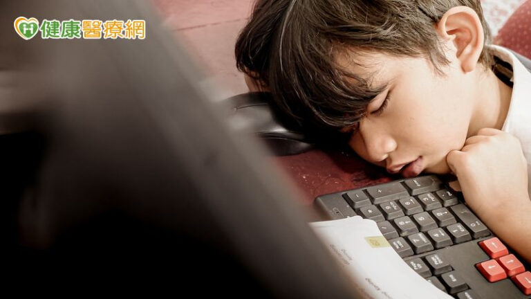 兒童也喝能量飲引熱議！醫示警恐影響成長與心臟健康　要提神還能怎麼做？