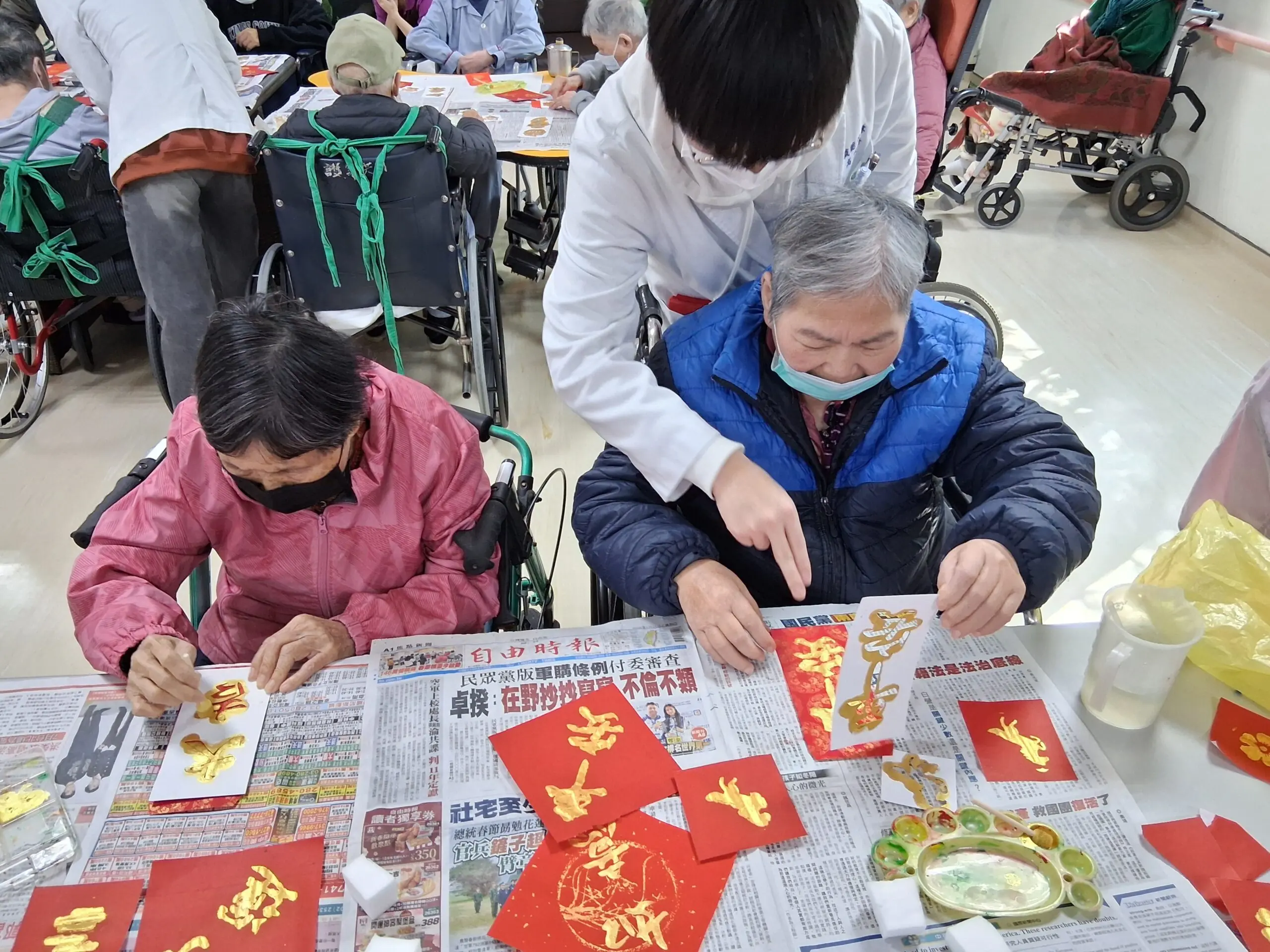 北榮桃園分院護理之家充滿年味 長輩體驗寫春聯、拓印紅包袋 20260204 143054 0 scaled