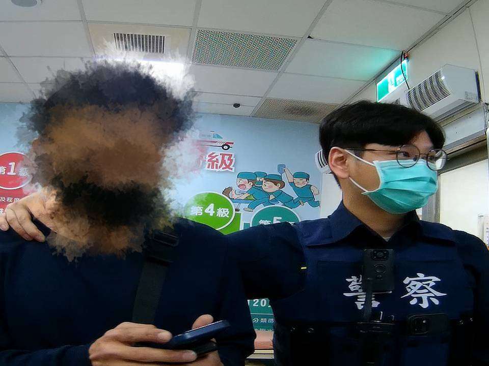 男毒駕自摔躲超商還問「警車誰家的」亂報身分推員警慘遭大外割壓制