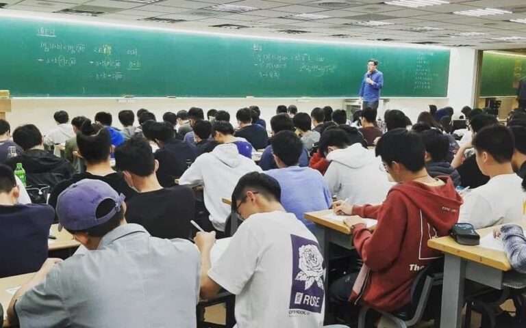 題海戰術已過時？升學數學更重觀念整合與思考力