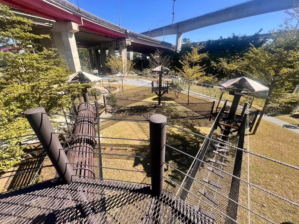 3↑「平鎮運動公園遊戲場景觀改善工程」挑戰遊戲場