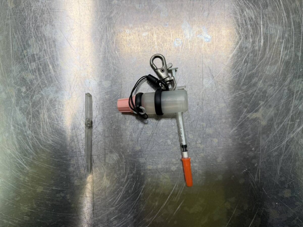 【有片】南崁交流道驚見警匪追逐!男駕贓車撞警車翻覆 破窗搜出毒品吸食器 421123 0