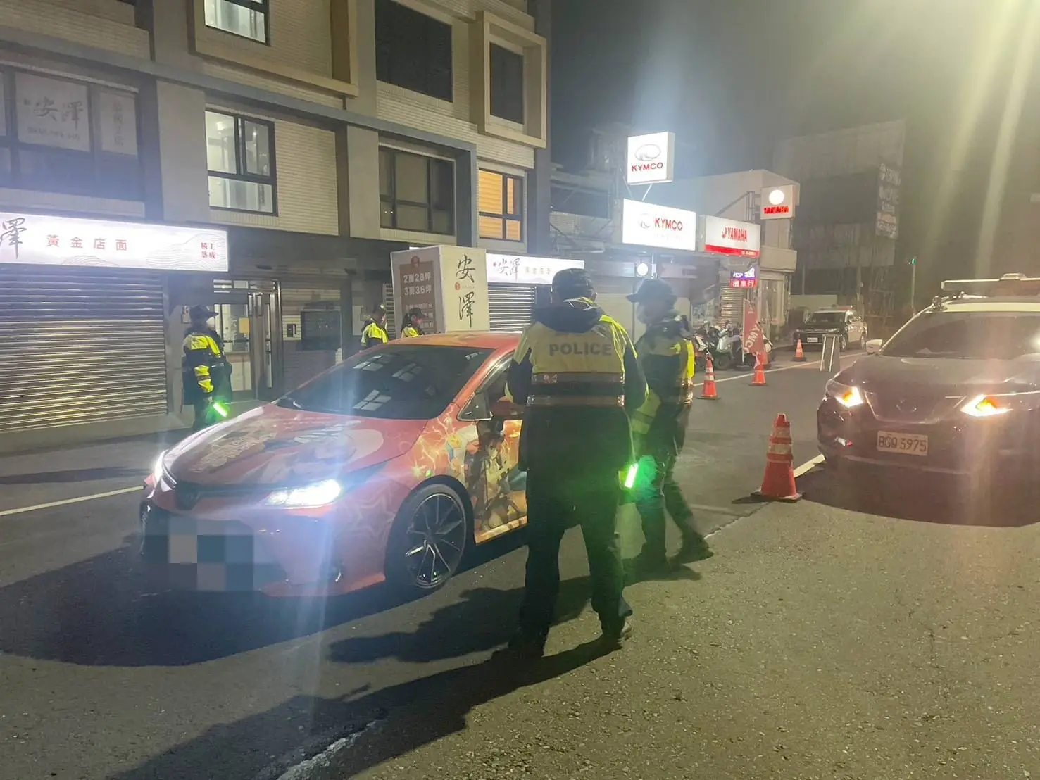 大園警出動逾40警力 年節前雷厲掃黑 大園警出動逾40警力 年節前雷厲掃黑
