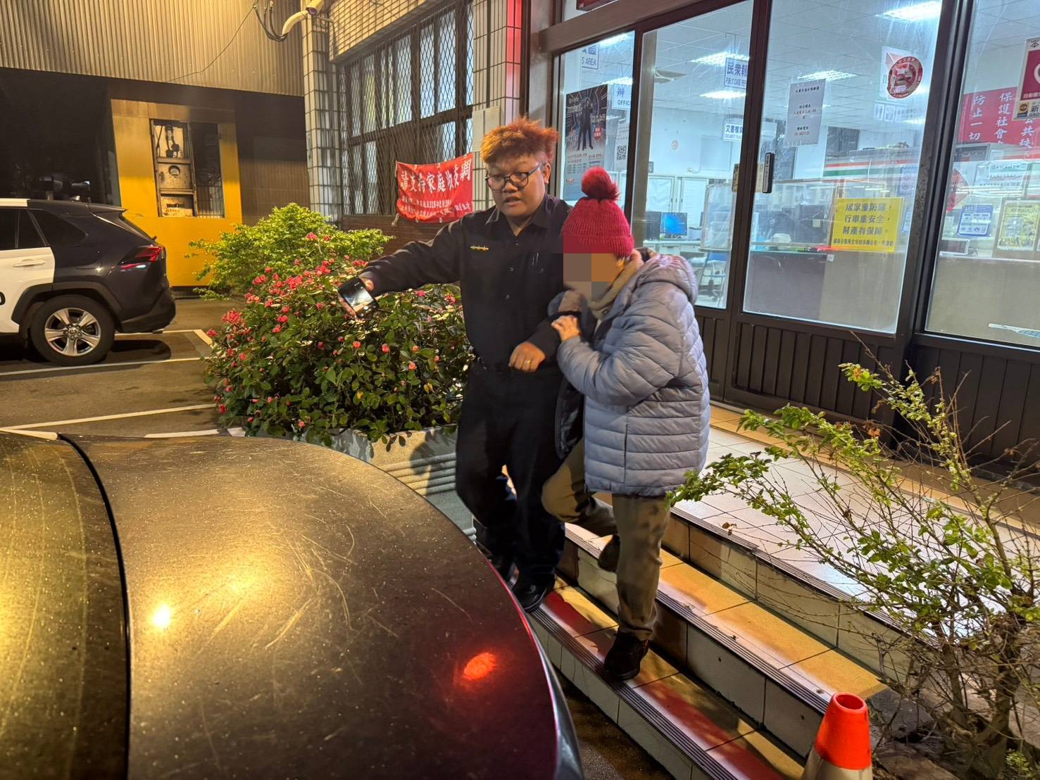 大年初二驚魂!觀音婦深夜走失 員警及時伸援助團圓 427584 0