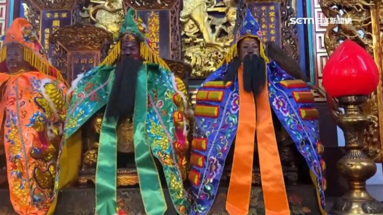 神明過年也要穿新衣 拉布幕保護媽祖隱私