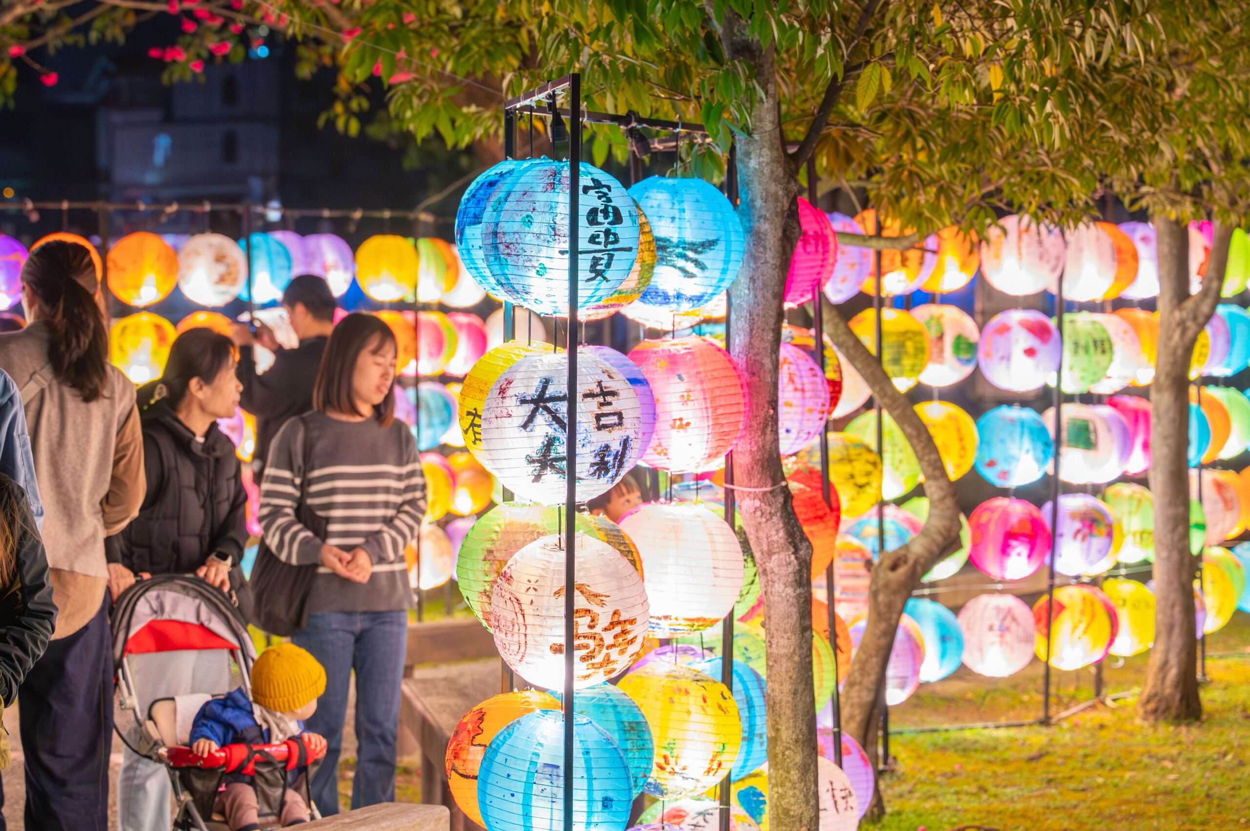 龍潭「三朵花」迎馬年!元宵燈會結合魯冰花季登場 蘇俊賓邀民眾遊客庄 58c77f3c c67c 41ff be50 5ec429b1a304 scaled