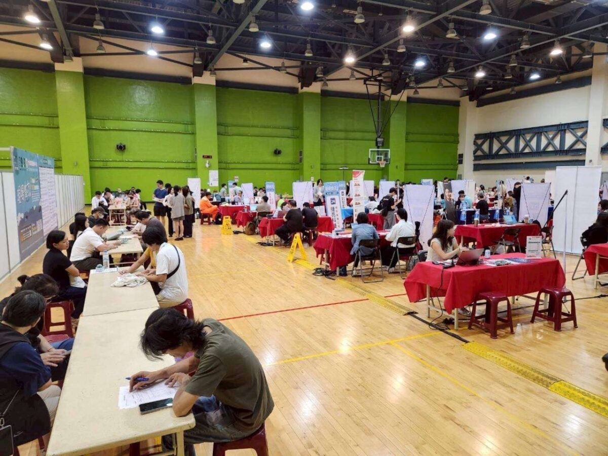 64D33CA3 7F9A 4EF8 B018 AA38344FB8EB