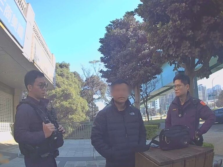 青埔銀行保全立大功 ATM前助壢警逮車手