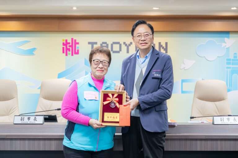 打造關懷照顧據點成果亮眼 龍潭三水社區游芳玲摘金點英雄殊榮