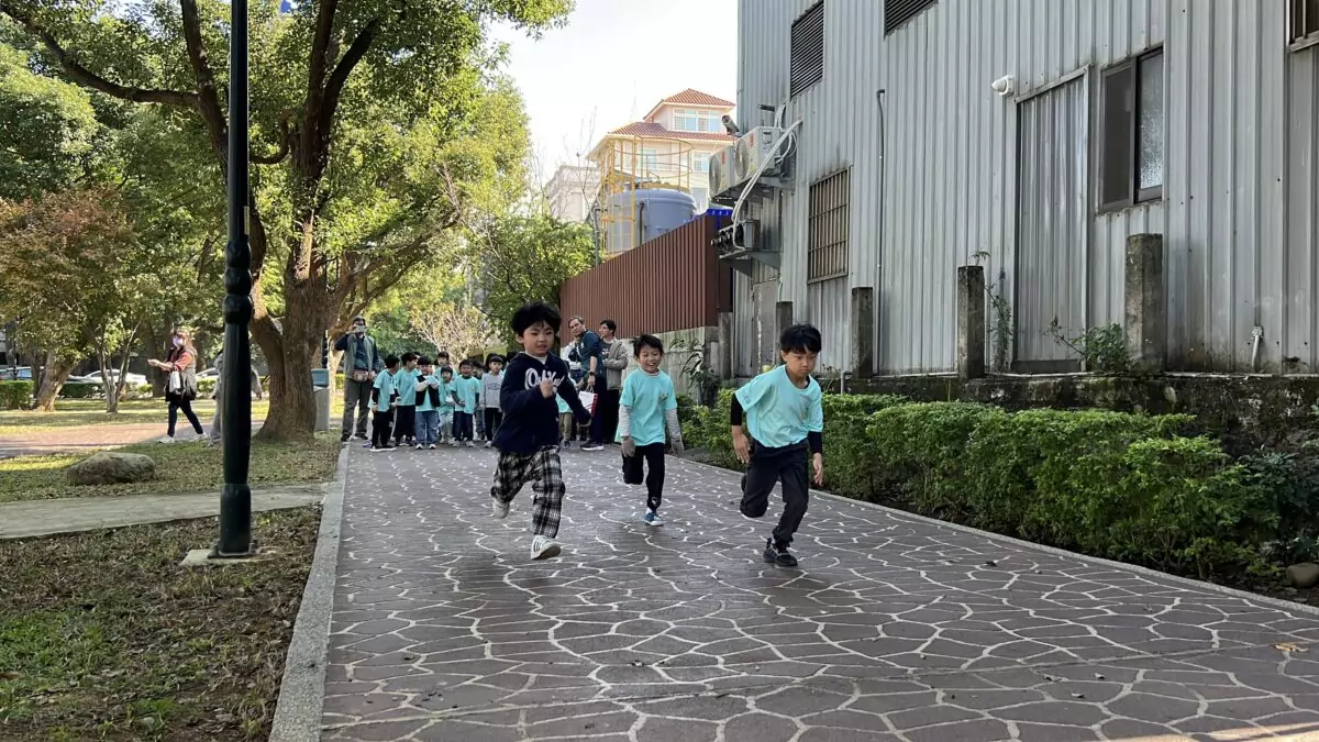 八德仁德國小社區踏查 學生化身自然偵探走訪興豐公園體驗生態 721512 0