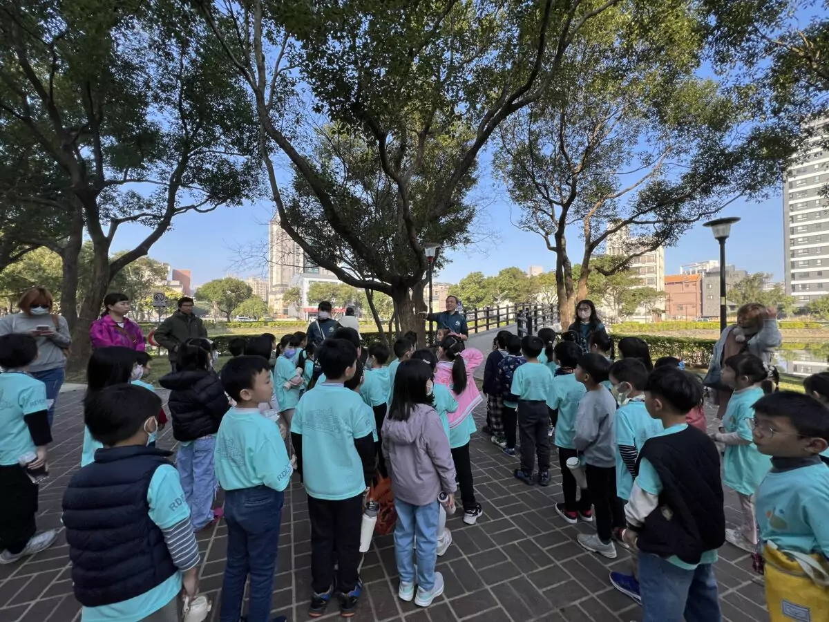 八德仁德國小社區踏查 學生化身自然偵探走訪興豐公園體驗生態 721516 0