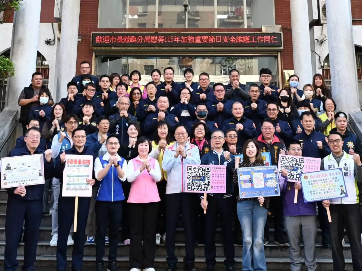 平鎮警年節守護治安 張善政親贈慰勞禮品表達謝意 825360 0