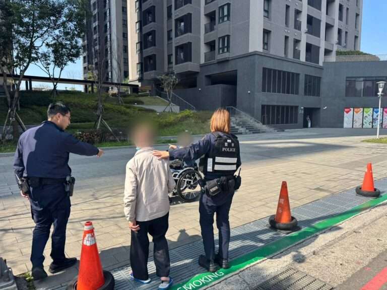 八德失智翁迷途！身障子無奈曝「無法親自照顧」 警暖心伸援
