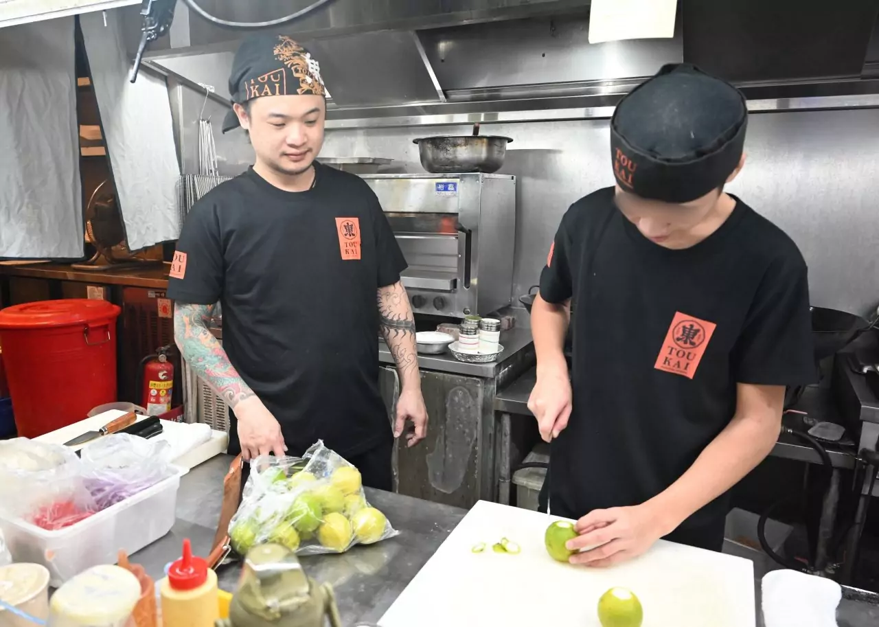 勞動部就業計畫助17歲少年翻身 月薪4.3萬成功脫困 勞動部就業計畫助17歲少年翻身 月薪4.3萬成功脫困
