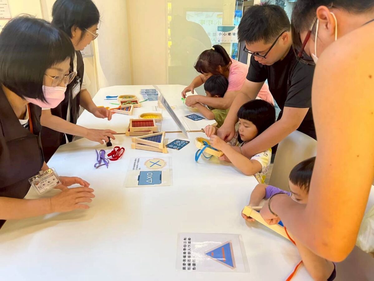 開工不憂鬱!桃市圖總館祭出3好禮 限量紅包、鑰匙圈這樣領 S 124788742 0 0