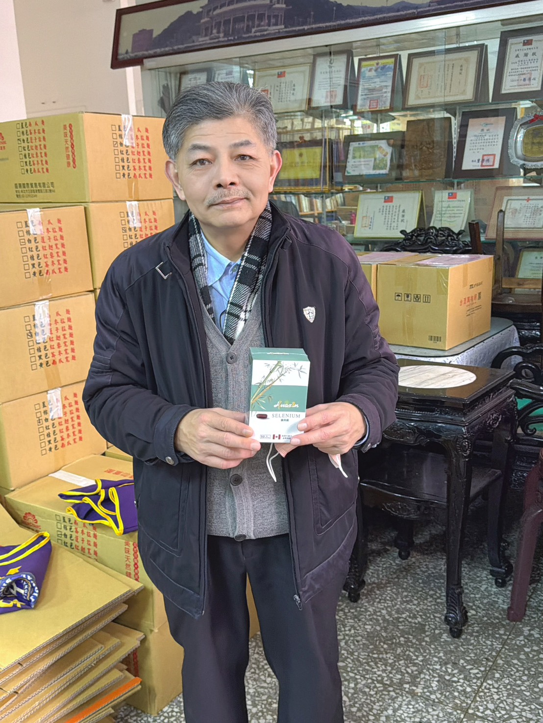 華鑫國際生物投入萬華年終送暖行動 以公益實踐健康產業初心 S 16089246 0