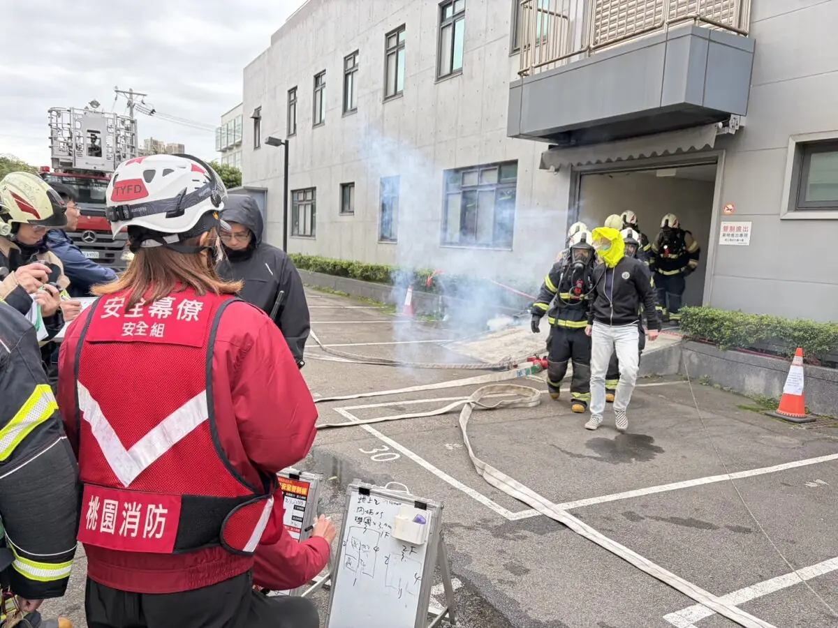 桃消內壢分隊攜手輝能科技演練 強化電池事故處置能力 S 160981251 0