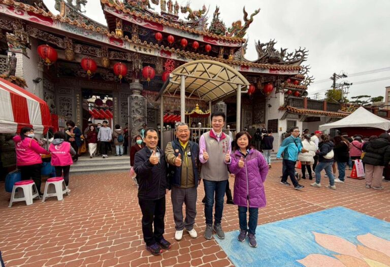 大年初一參香祈福！于北辰赴桃園蓮華寺親發福袋 與民分享馬年喜氣
