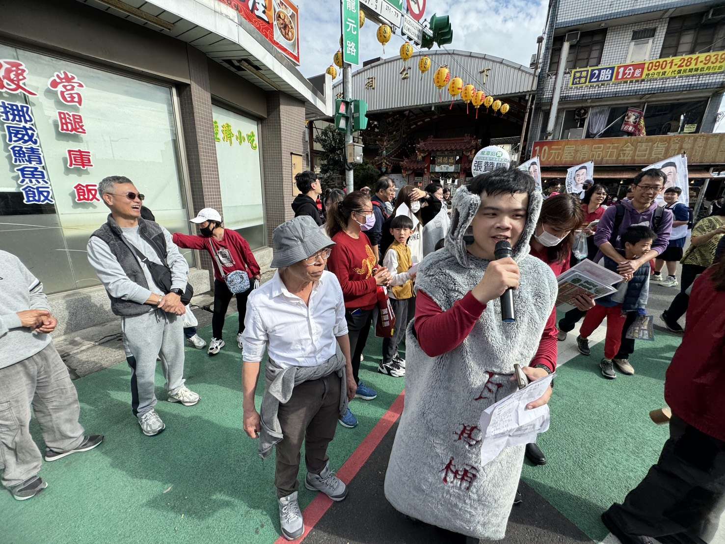 龍潭消防打造藍色守護神龍 響應迎古董接財神踩街盛事 S 16662562 0