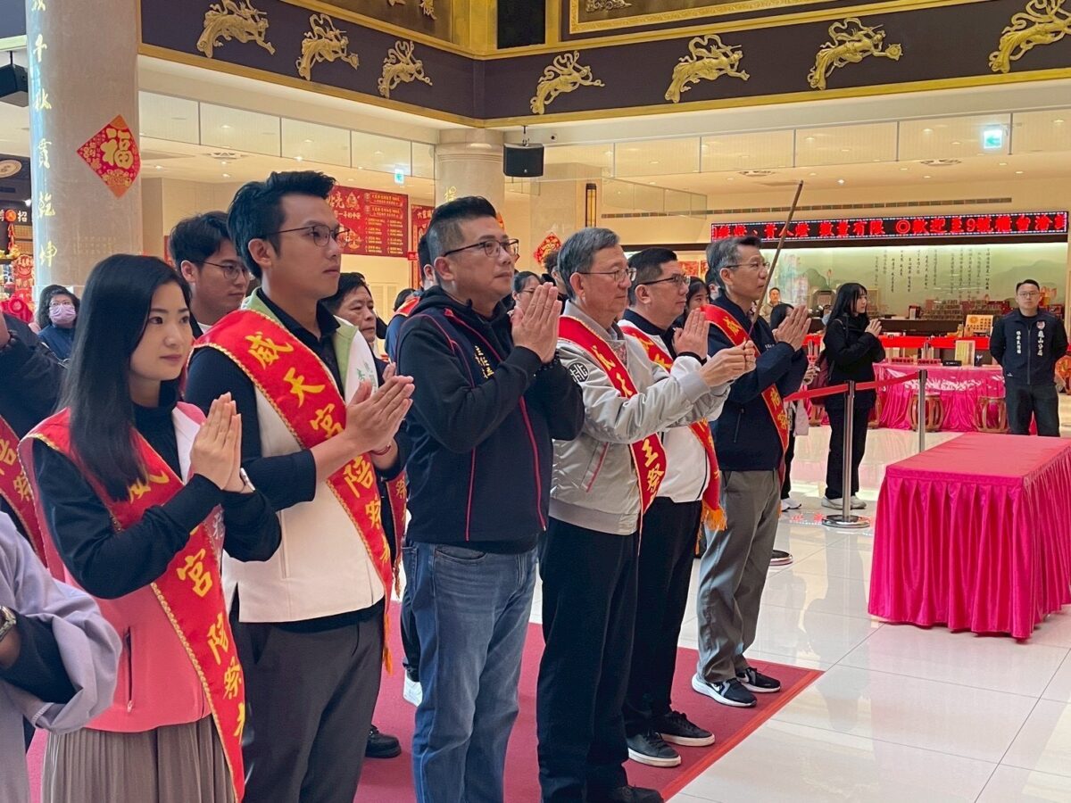 桃園市府新春發福袋 王明鉅帶領政風進宮廟守護廉能 S 20717596 0