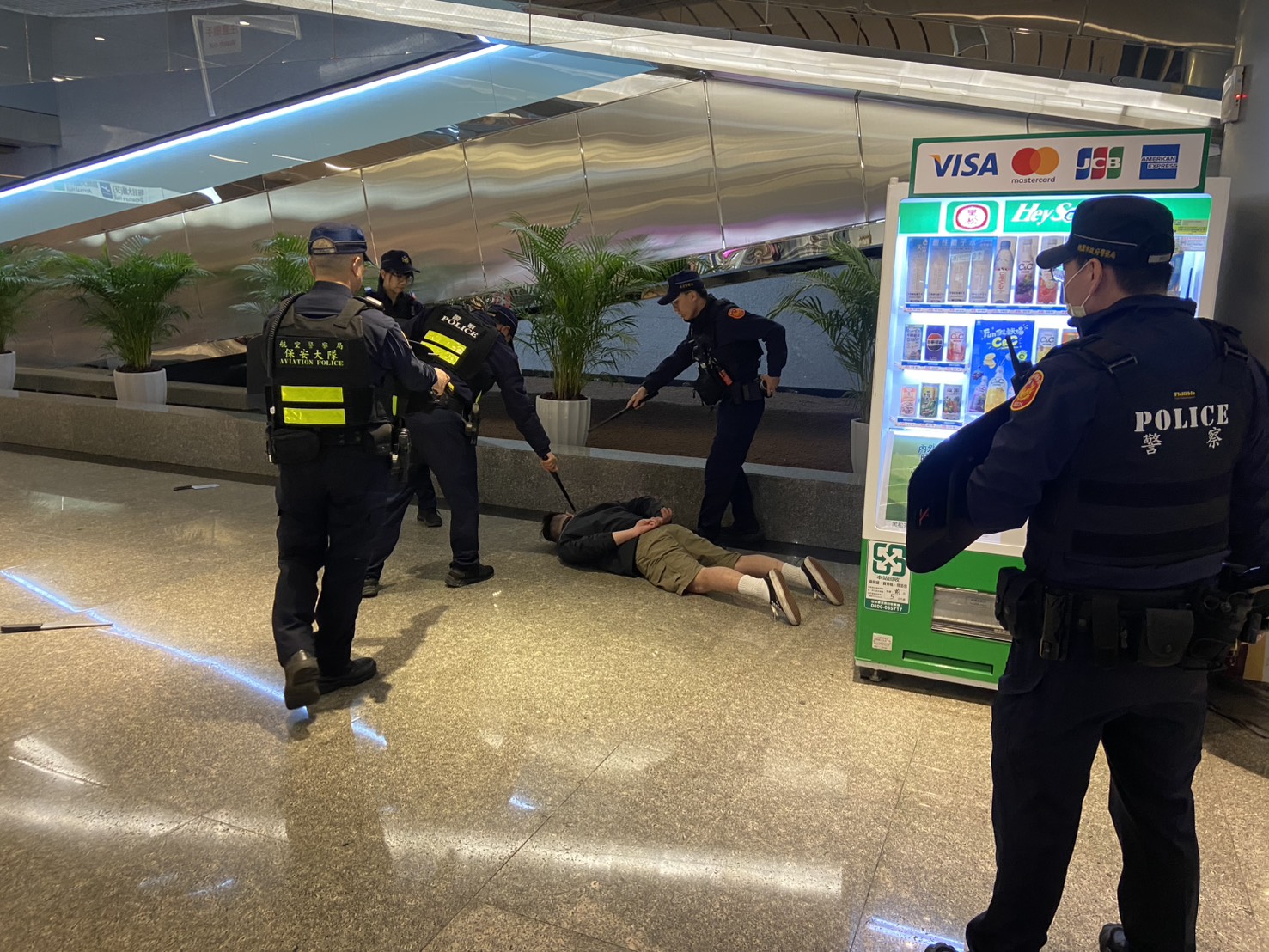 強化國門交通安全 桃捷聯手捷警演練複合式暴力應變