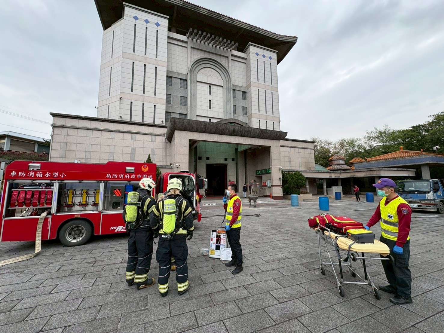 清明前夕提前防災!高平消防分隊實地模擬搶救 強化墓區安全