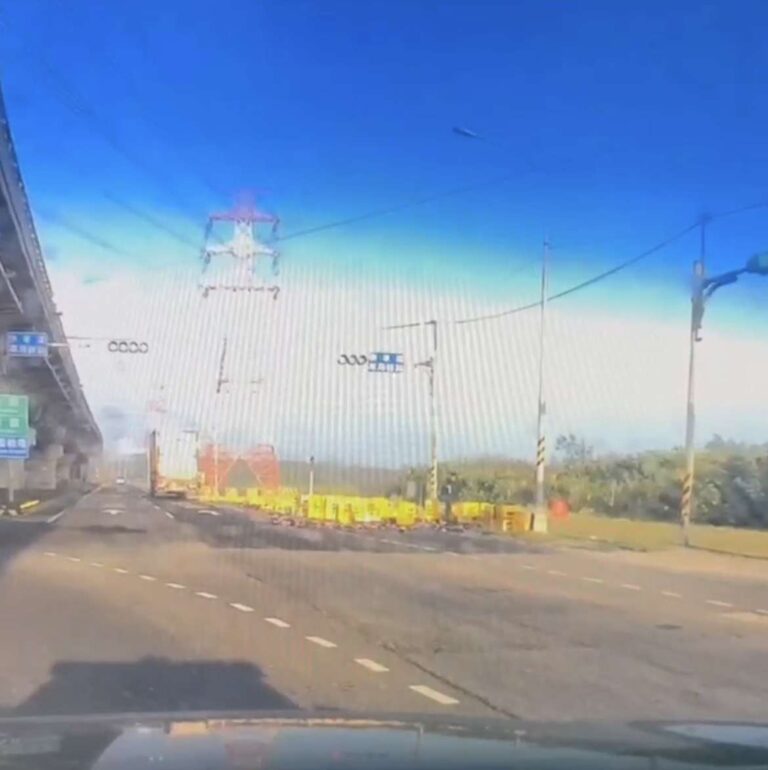 慘了！蘆竹大貨車酒瓶碎滿地 駕駛貨物未牢固遭罰1.8萬