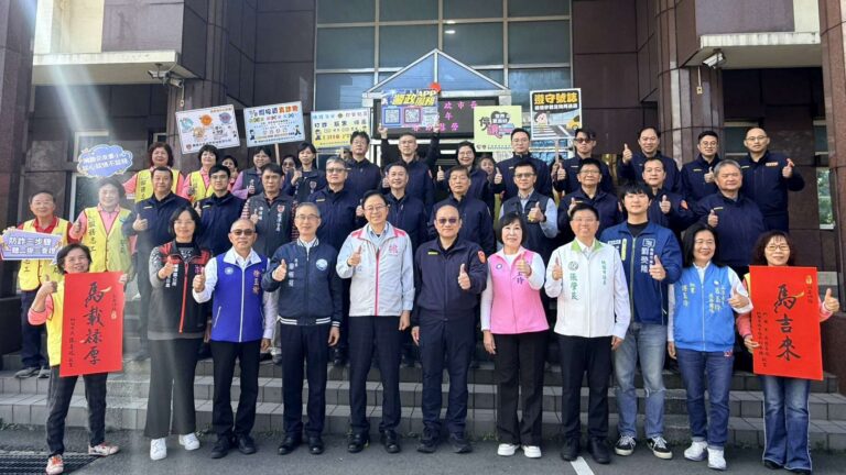 龍潭警春節守護治安不打烊 張善政親頒慰問獎勵金