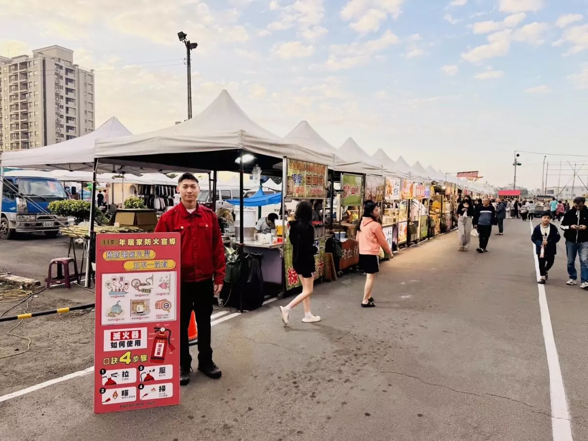中路消防分隊走入年貨大街 強化居家防火觀念守護除夕安全 S 98148364