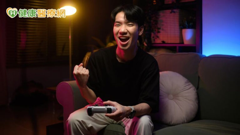 春節熬夜晚睡沒關係?醫曝6原則降低收假失眠風險