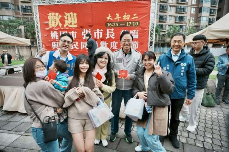 台茂商圈馬年新春活動湧人潮 張善政向市民拜年