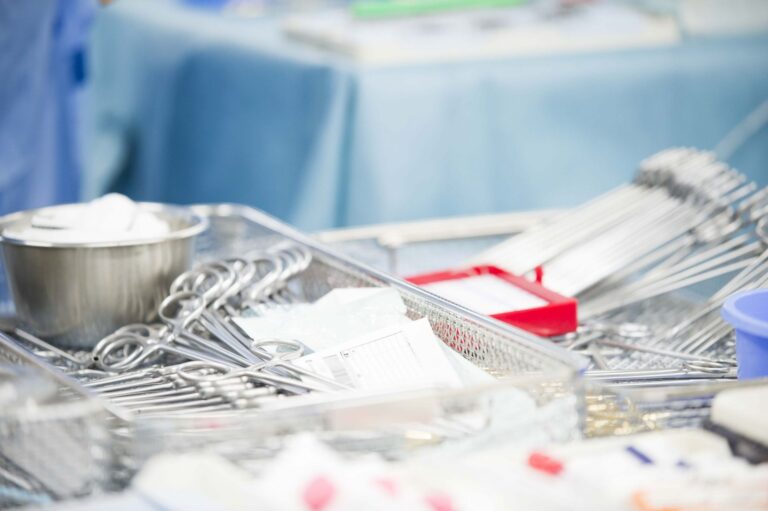 白內障手術要等1年　義大利奶奶飛來自費開刀讚：台灣醫療是奇蹟