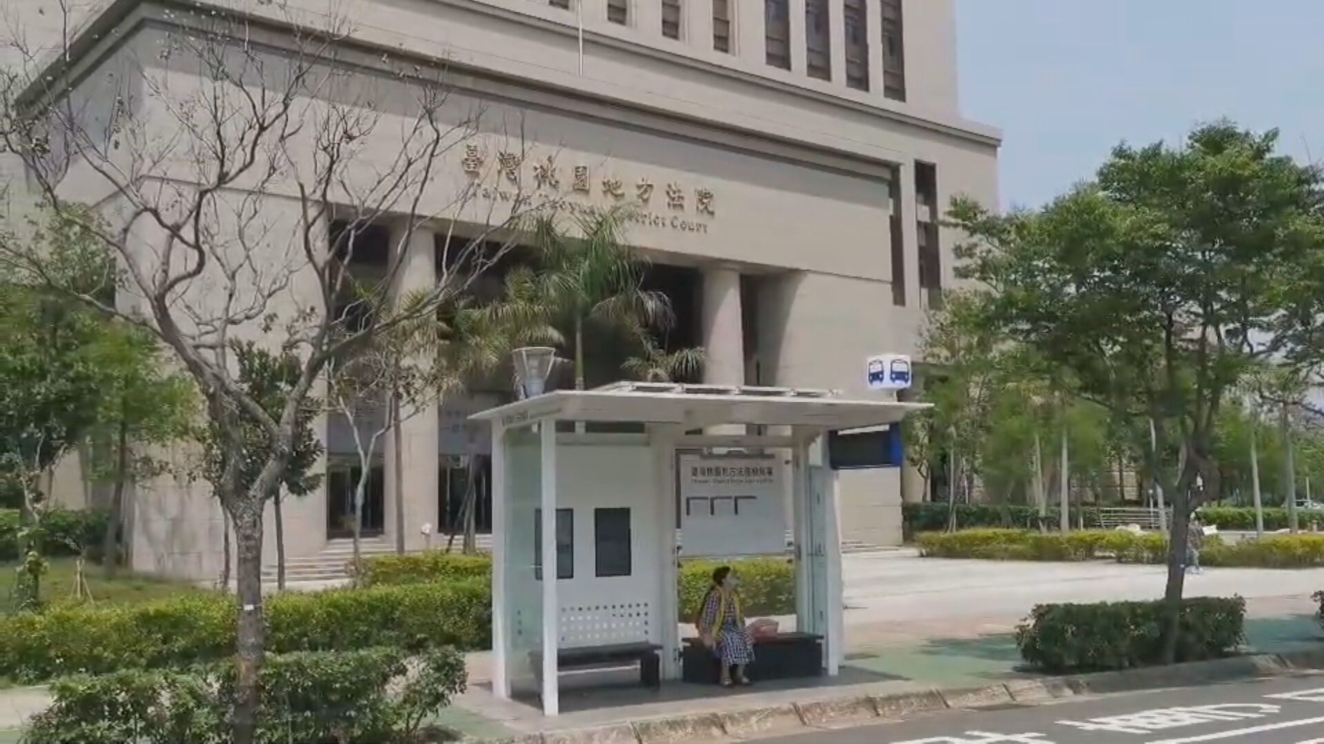 男夜市募款心情不佳「持竹籤刺3女」 桃園地院判拘役百日