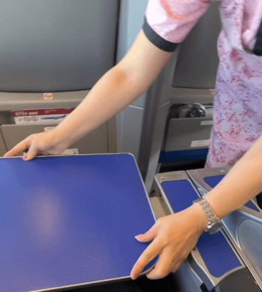 多想紅?喊挑戰摸日空姐手手 旅遊版主挨轟改口:改文案賺流量