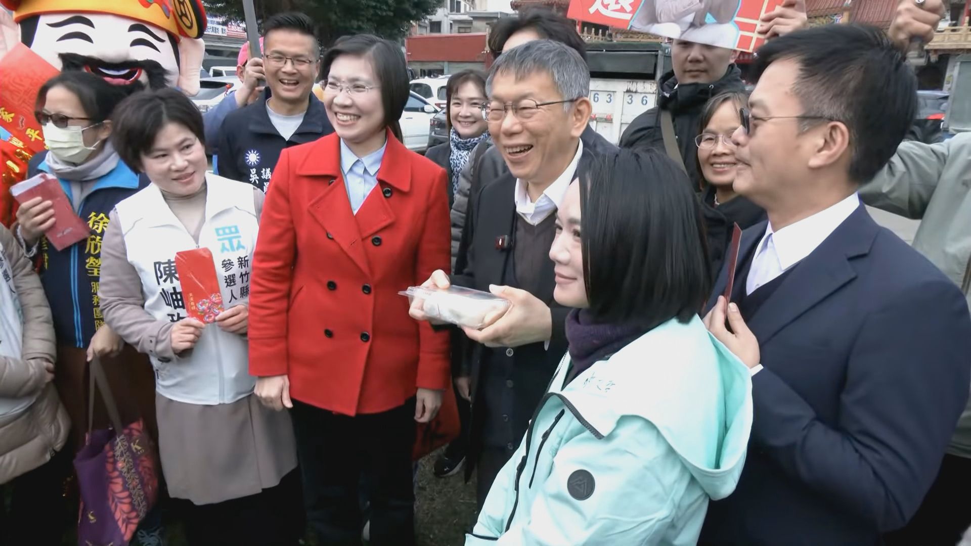 柯文哲定調藍白合「竹縣只出一組」 基層搶C位爆推擠、柯伸手護了她