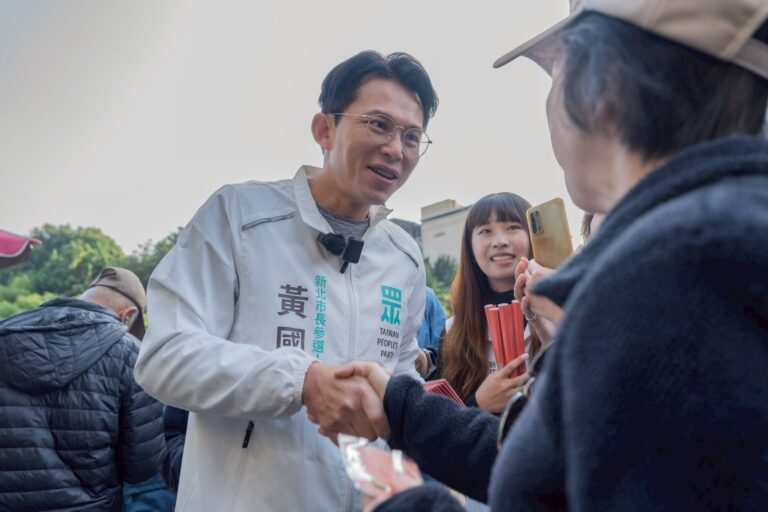 黃國昌被問「你選上有什麼幫助」傻眼　掃街被嗆超速仔、土城的選擇　