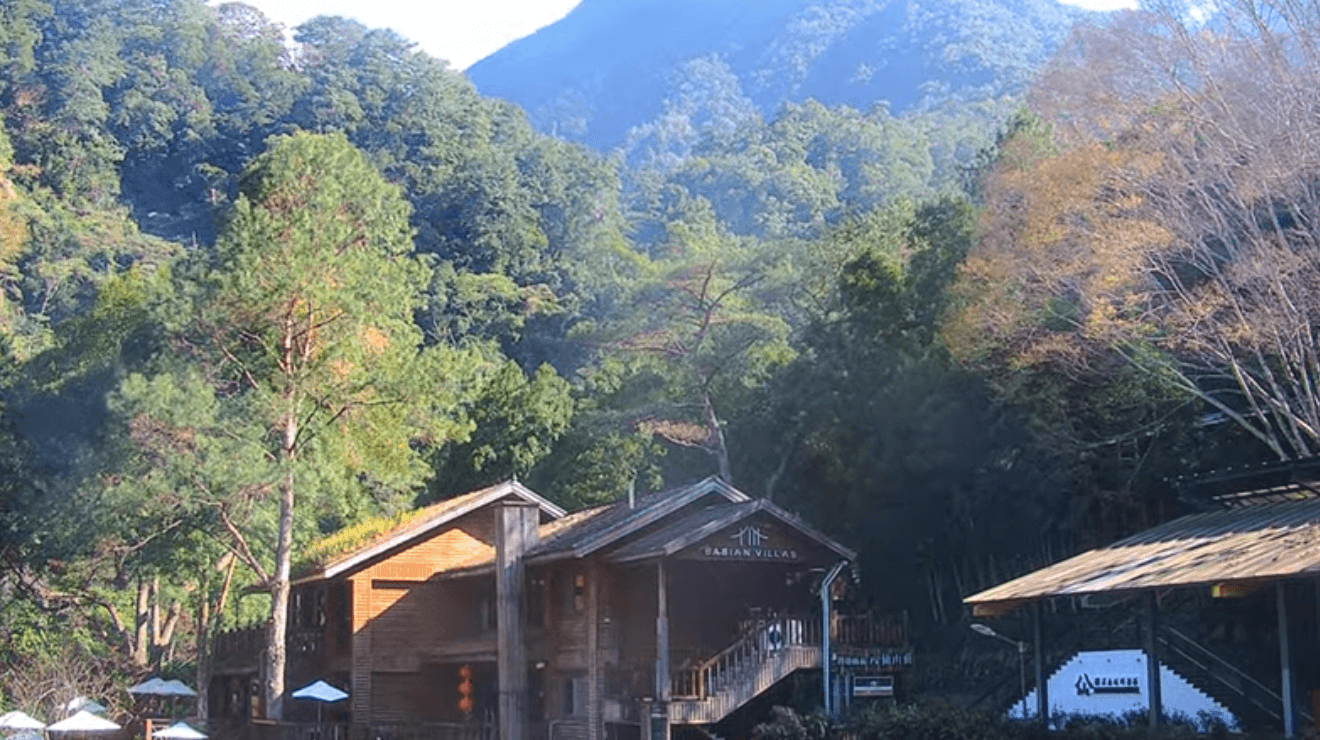 失聯8日!37歲男獨攀八仙山墜谷亡 空勤吊掛遺體下山