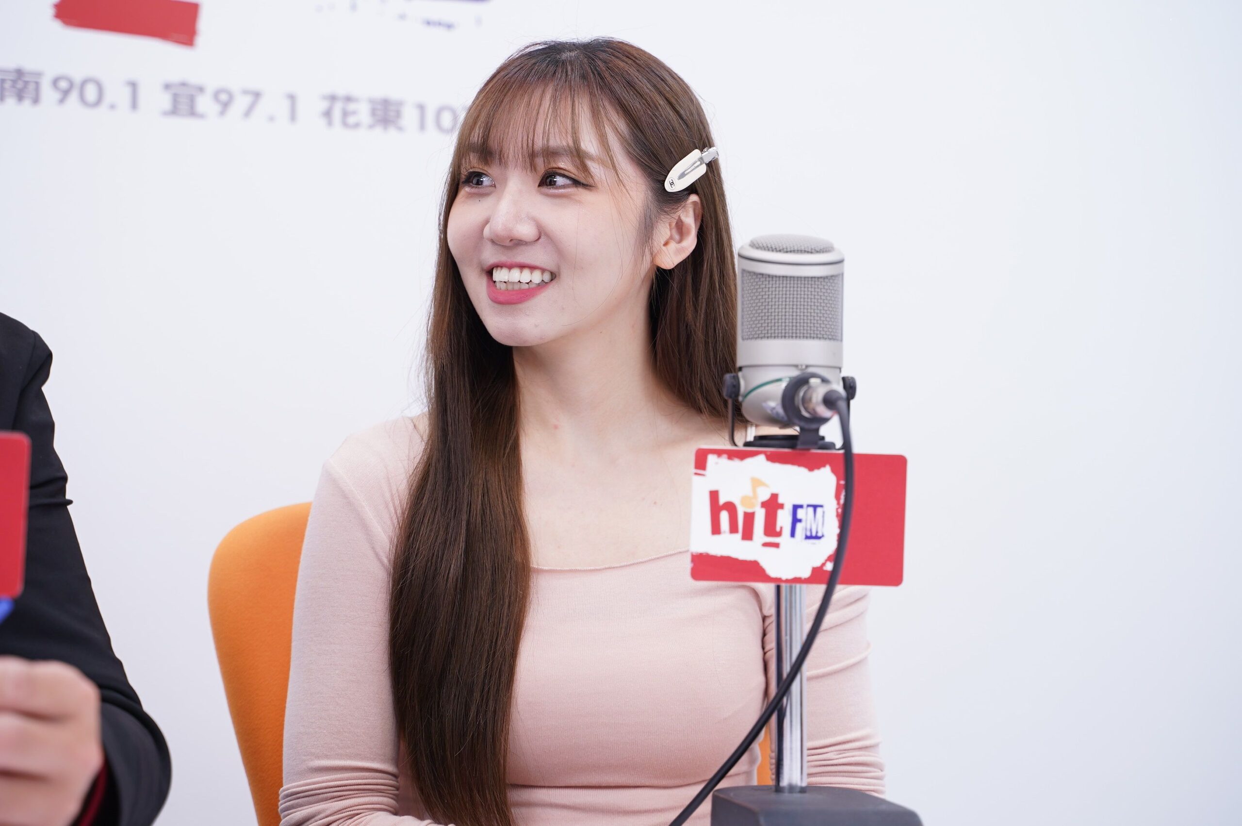 笑噴!「啦啦隊稀有種」掌沛上廣播突喊:要看翻滾嗎? 主持人急制止