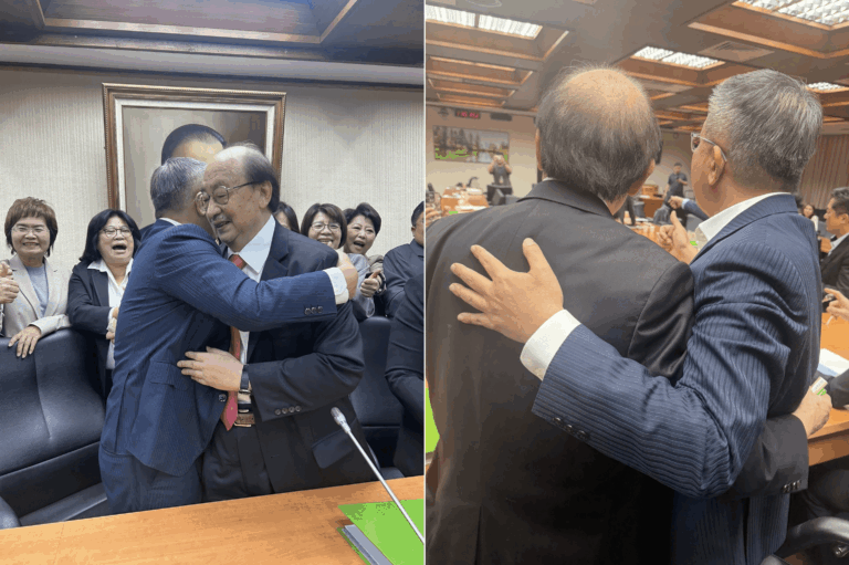 柯建銘25年傳奇交棒暖送「愛的抱抱」　蔡其昌接總召、三長出爐