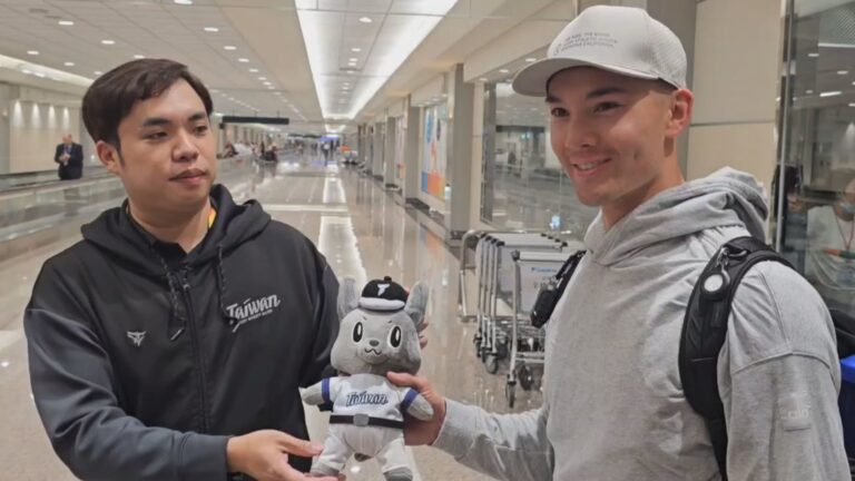 費仔來了！　誓言要幫台灣在經典賽奪冠2／費仔晚間抵台將加入台灣隊！　粉絲接機喊期待開轟