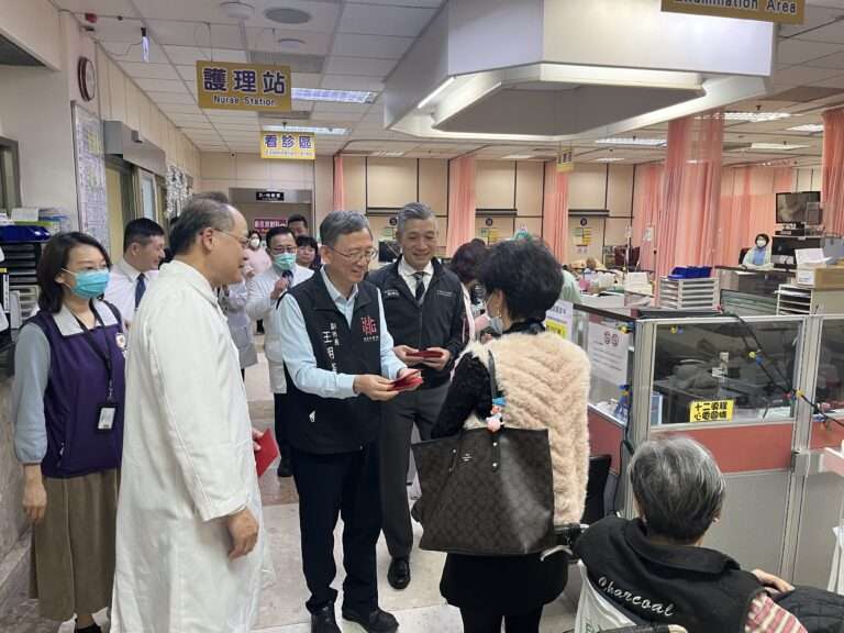 王明鉅慰問北榮桃園分院 拋醫護留任新政：力保急重症人才不流失