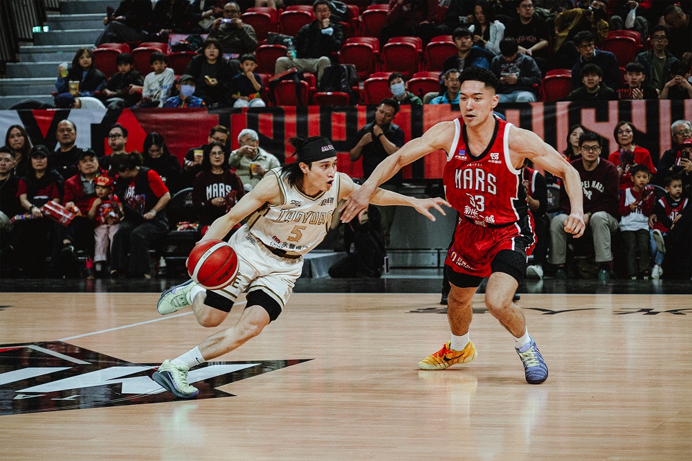 桃園台啤永豐雲豹99:73獲勝 高錦瑋達成生涯500助攻、聯盟首位本土千分