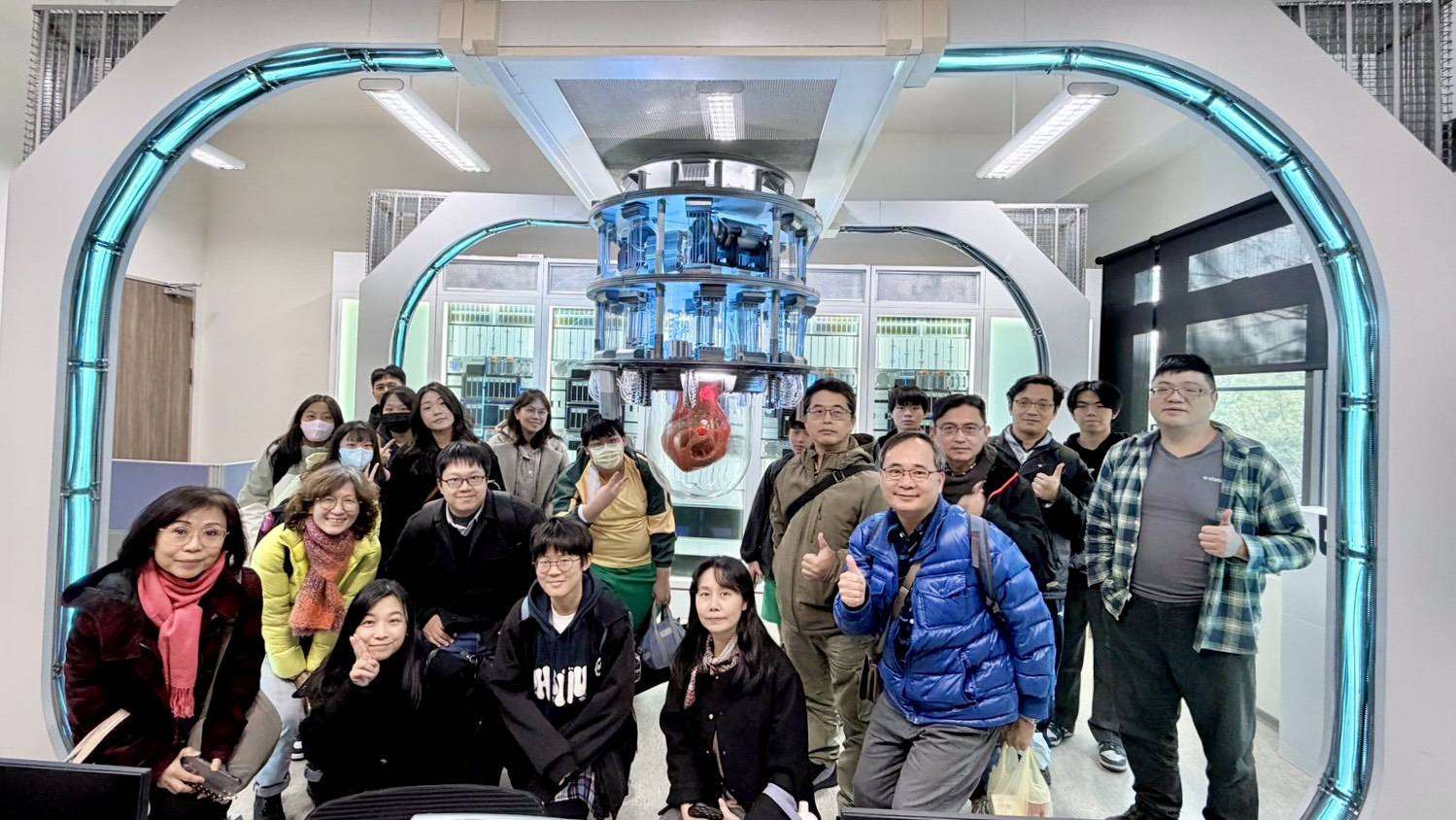 04 中原大學持續深耕量子科技教育，吸引各界到校參訪交流。 0