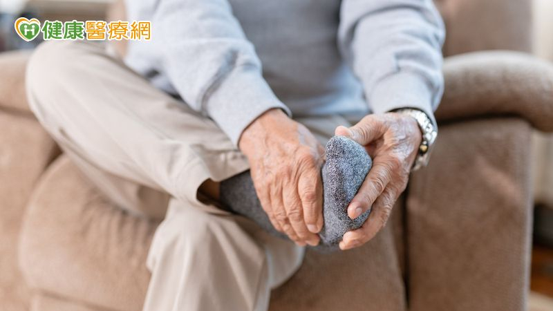 左腳掌發紫冰冷又劇痛 九旬糖友左腿險截肢 左腳掌發紫冰冷又劇痛 九旬糖友左腿險截肢
