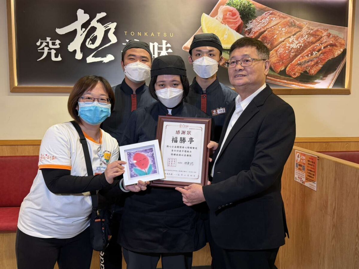 身障樂兒變身福勝亭一日店長!挑戰點餐收桌翻轉受助者印象 12221 2