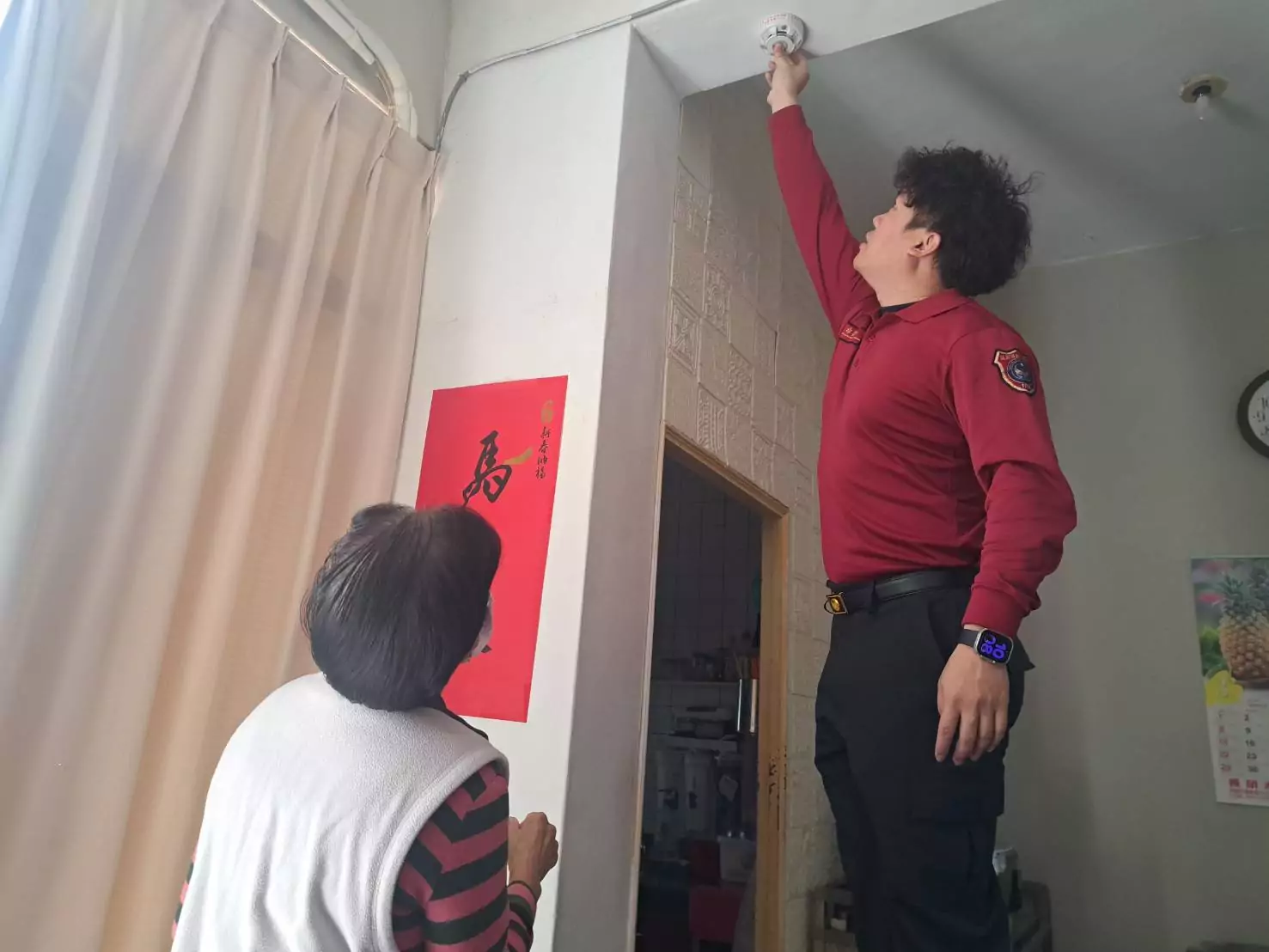 桃消圳頂分隊化身「居家安全精算師」 提醒低收入戶住警器的重要性 桃消圳頂分隊化身「居家安全精算師」 提醒低收入戶住警器的重要性
